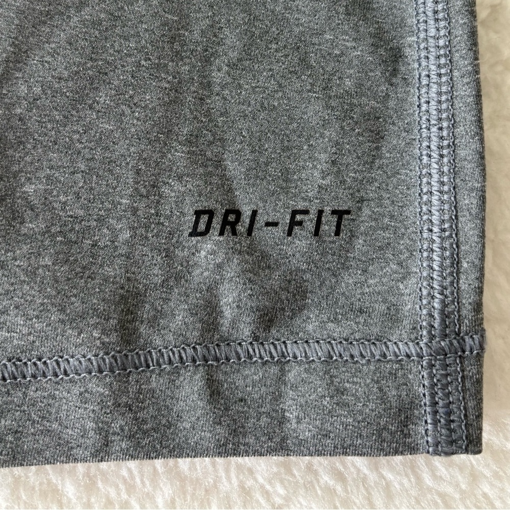 Nike Women's Nike Training Short Sleeve Top size S - Picture 10 of 10